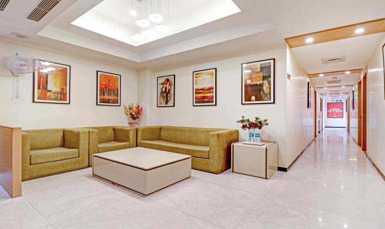 Treebo Galaxy Rooms Nueva Delhi Exterior foto